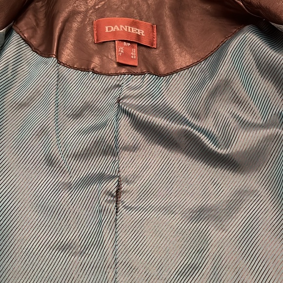 Woman’s Danier leather modern moto jacket.  Black.  Size Small. - Picture 5 of 6